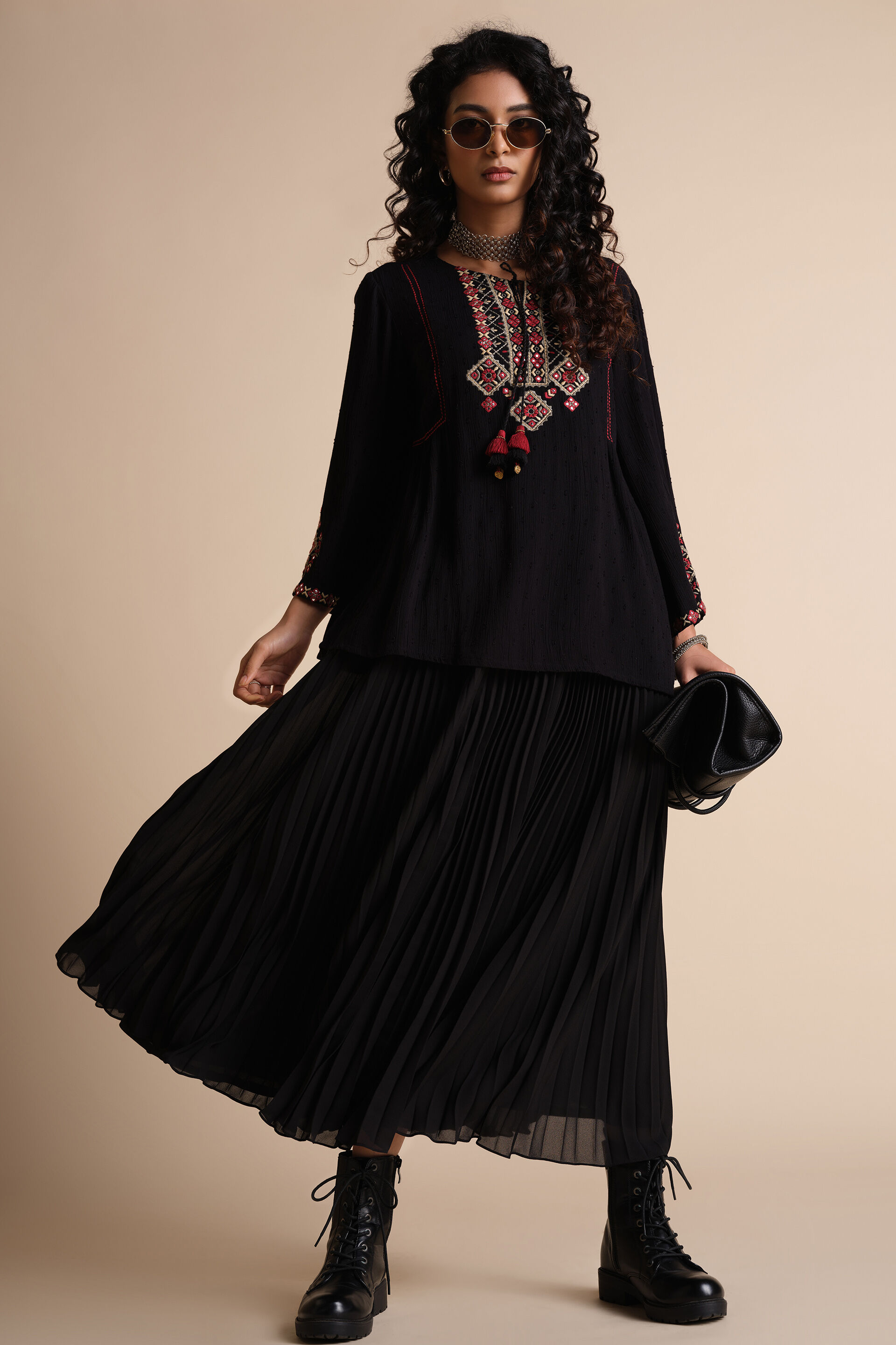 Noir Noor Top, Black, image 2